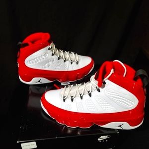 Jordan Retro 9's